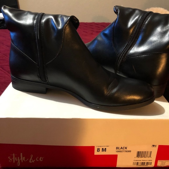 Boots 👢 - Picture 1 of 5